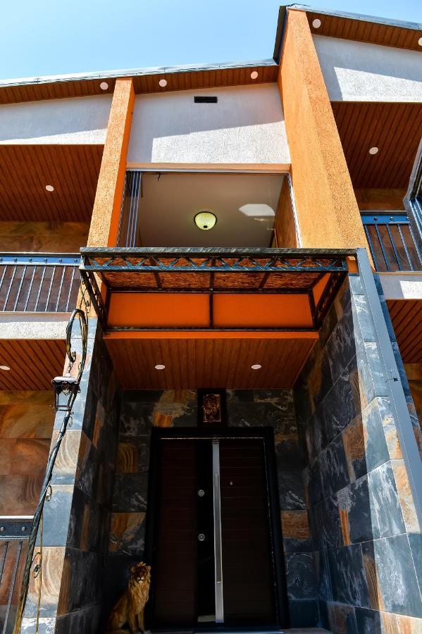 אורקי Lions Apartment מראה חיצוני תמונה